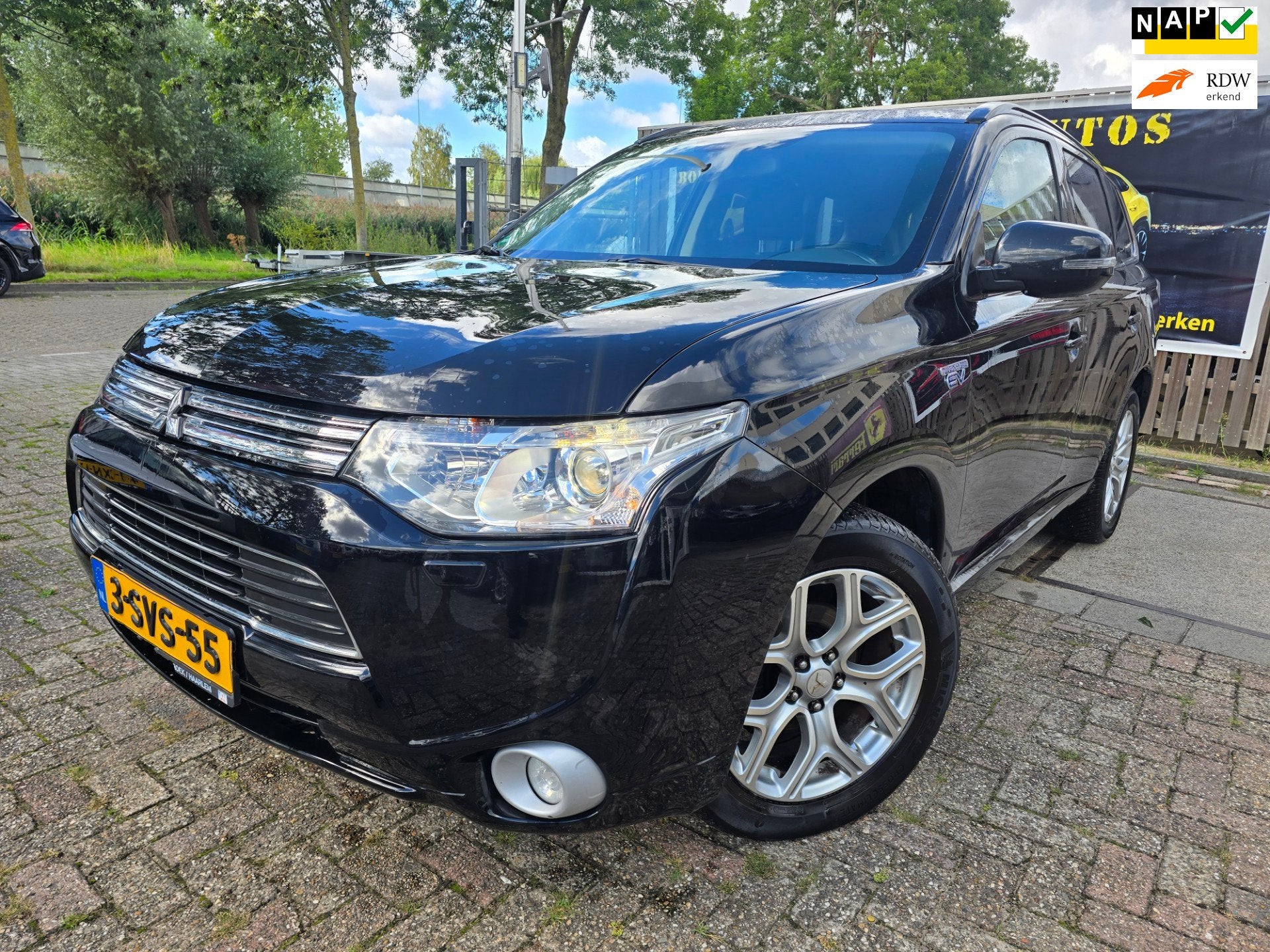 Mitsubishi Outlander 2.0 PHEV instyle+/2e eigenaar/nap/autom, Auto's, 4 cilinders, Zwart, Automatische klimaatregeling, Vierwielaandrijving