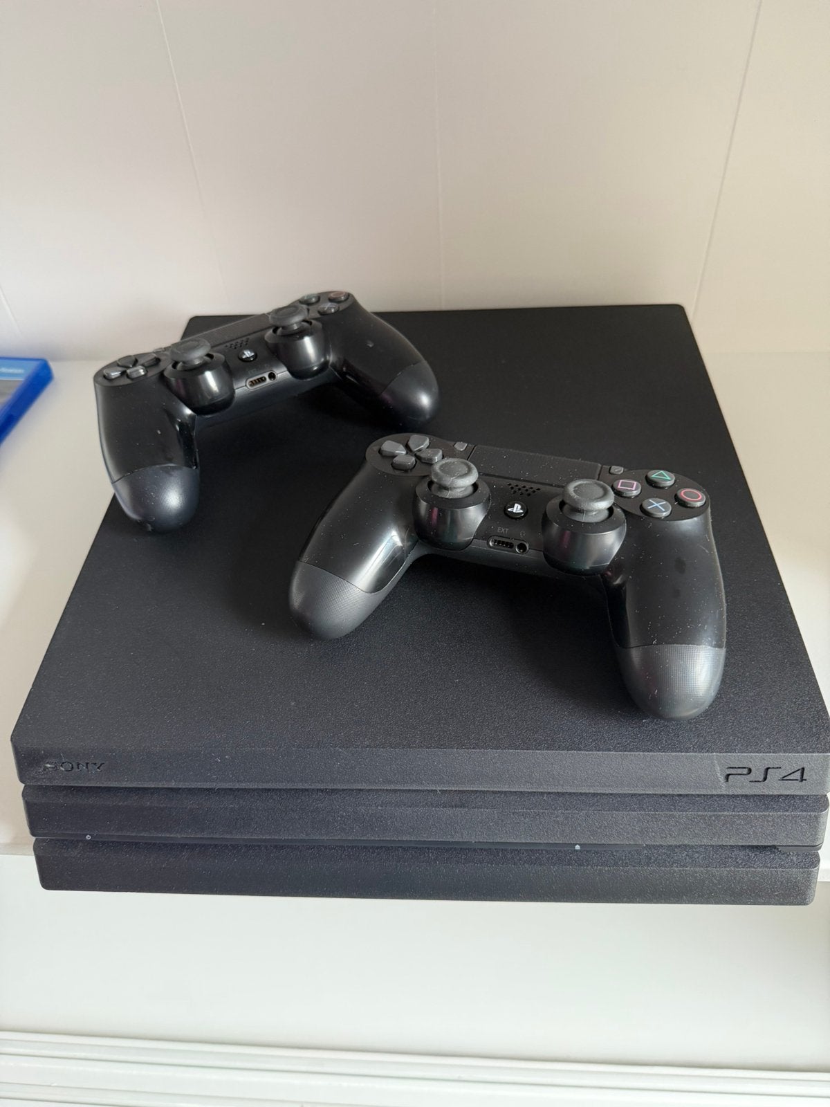 Complete PlayStation 4 Pro 1TB + 2 Controllers & 7 topgames, Ophalen, Met games, Met 2 controllers, Zo goed als nieuw