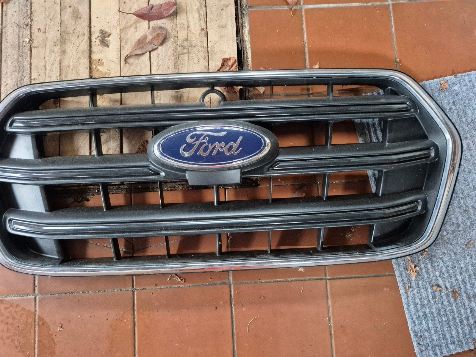 Ford Transit Grill 2023 - Nieuw model, Ophalen of Verzenden, Nieuw, Voor, Ford