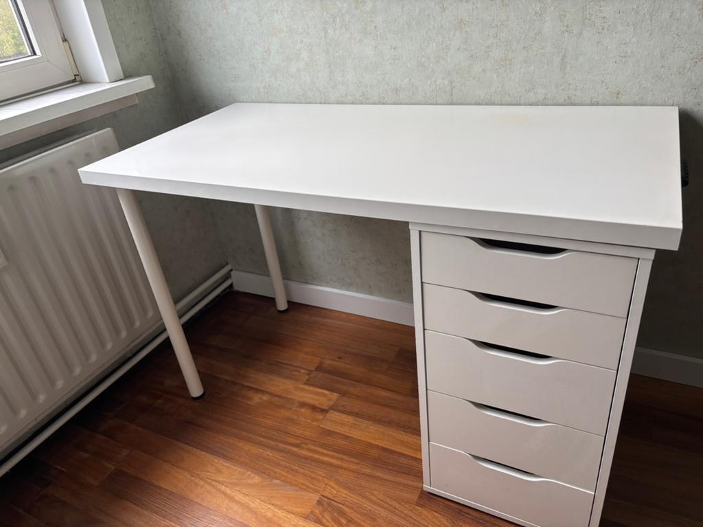 Wit ikea bureautje met ladeblok, Ophalen of Verzenden