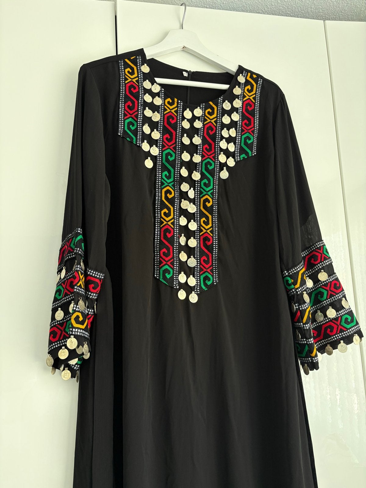 Originele Afghaanse jurk - S/M - Zwart met kleurrijke borduu, Kleding | Dames, Jurken, Maat 38/40 (M), Zwart, Ophalen of Verzenden