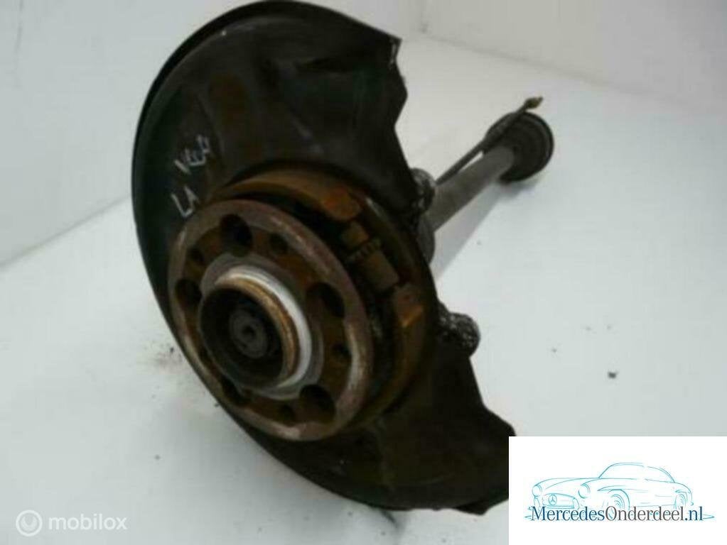 W204 Fusee aandrijfas as Links S204 wiellager A2309810127, Gebruikt, Ophalen of Verzenden