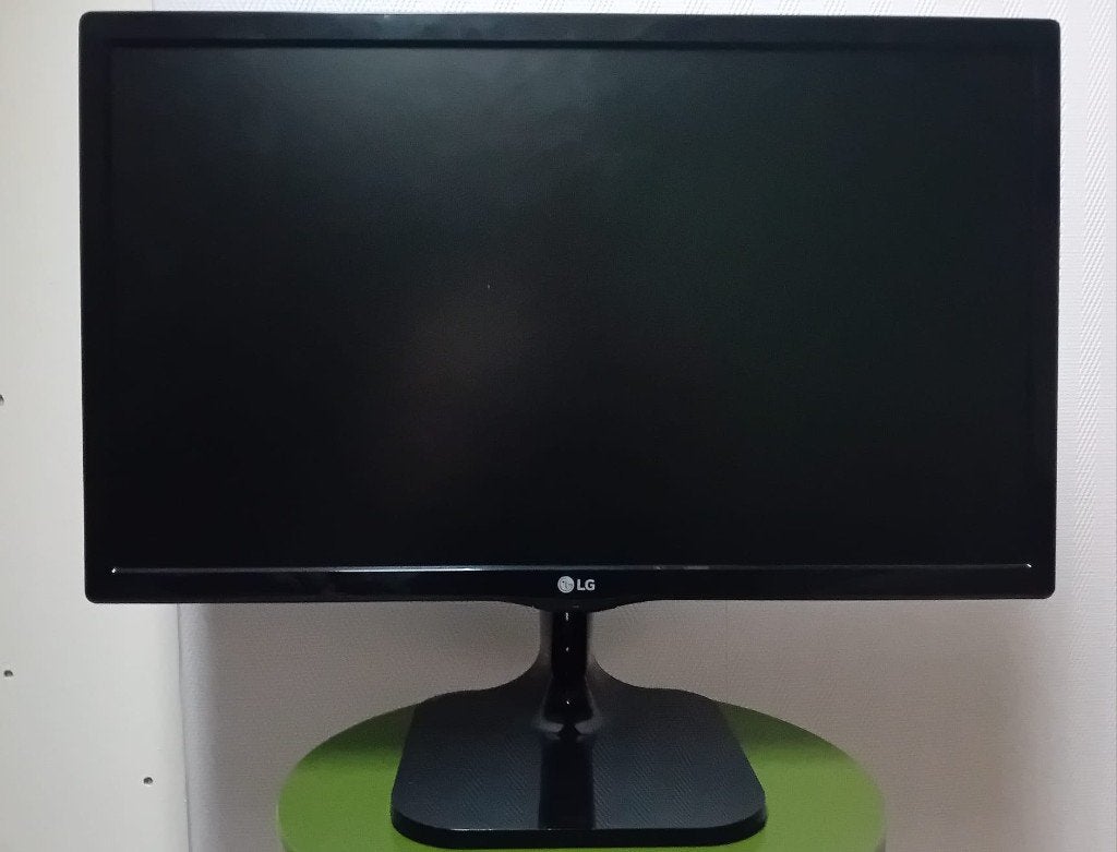 LG 22 inch Full HD monitor – HDMI / DVI / VGA, Computers en Software, Monitoren, Kantelbaar, Full HD, Zo goed als nieuw, 1 tot 2 ms