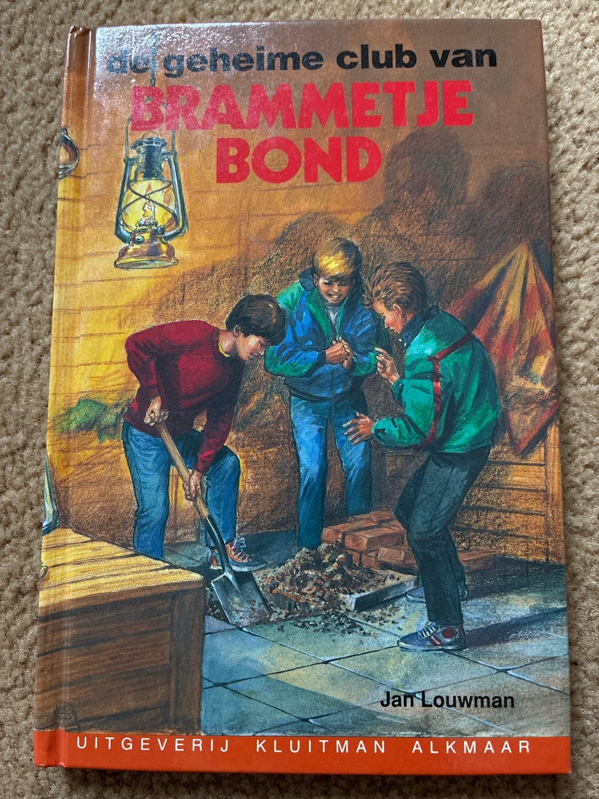 De geheime club van Brammetje Bond - Jan Louwman, Boeken, Ophalen of Verzenden, Gelezen, Fictie