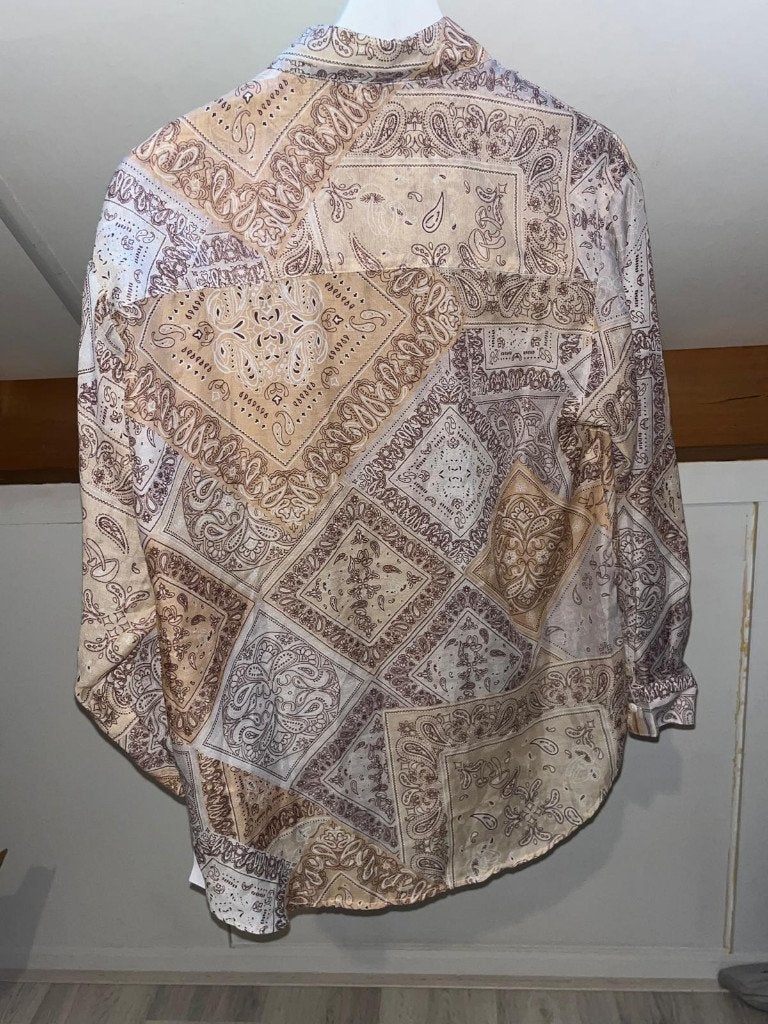 :Stradivarius blouse - helemaal nieuw, Kleding | Dames, Blouses en Tunieken, Stradivarius, Ophalen of Verzenden, Nieuw, Maat 34 (XS) of kleiner