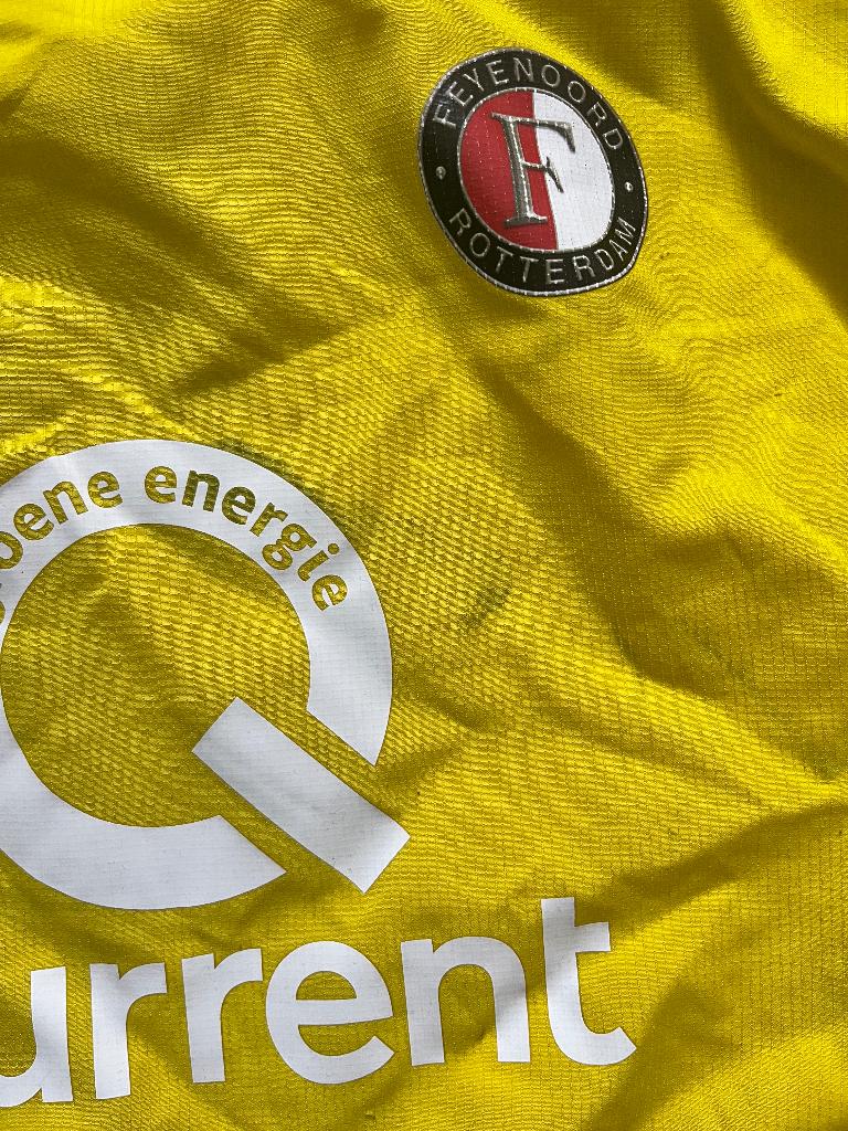 Feyenoord shirt en jasje geel maat 152, Ophalen of Verzenden, Gebruikt, Jongen, Jas