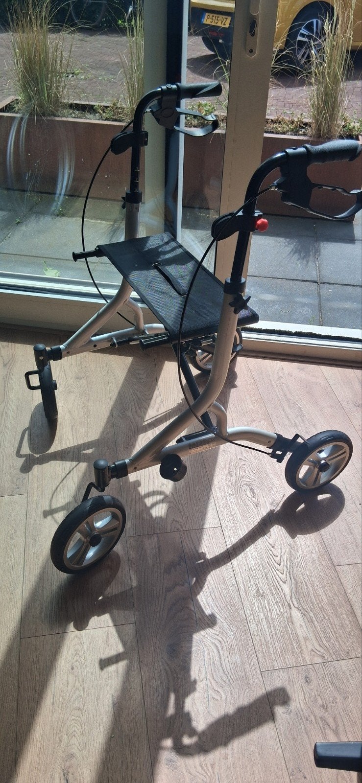 Lichtgewicht Rollator, Ophalen, Opvouwbaar, Zo goed als nieuw