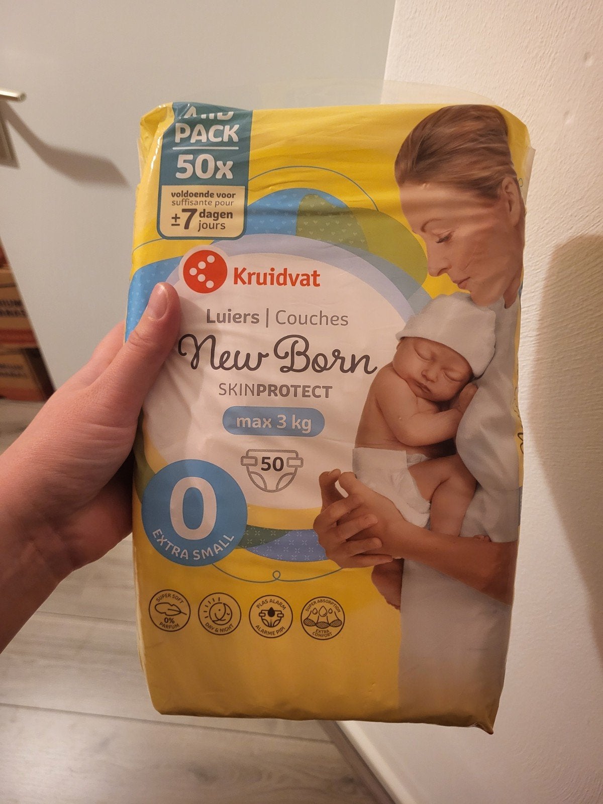 Kruidvat New Born luiers maat 0 (tot 3 kg) Nieuwe verpakkin, Ophalen of Verzenden, Nieuw, Kruidvat, Jongen of Meisje