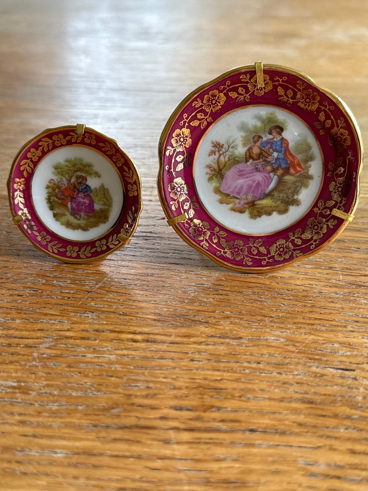 Set van 2 Limoges Frankrijk decoratieve miniatuurplaten, Ophalen of Verzenden