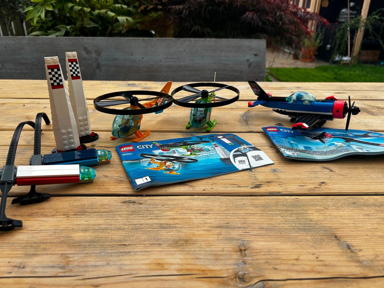 Lego City 60260 Luchtrace - Compleet met boekjes, City, Lego, Ophalen of Verzenden, Zo goed als nieuw