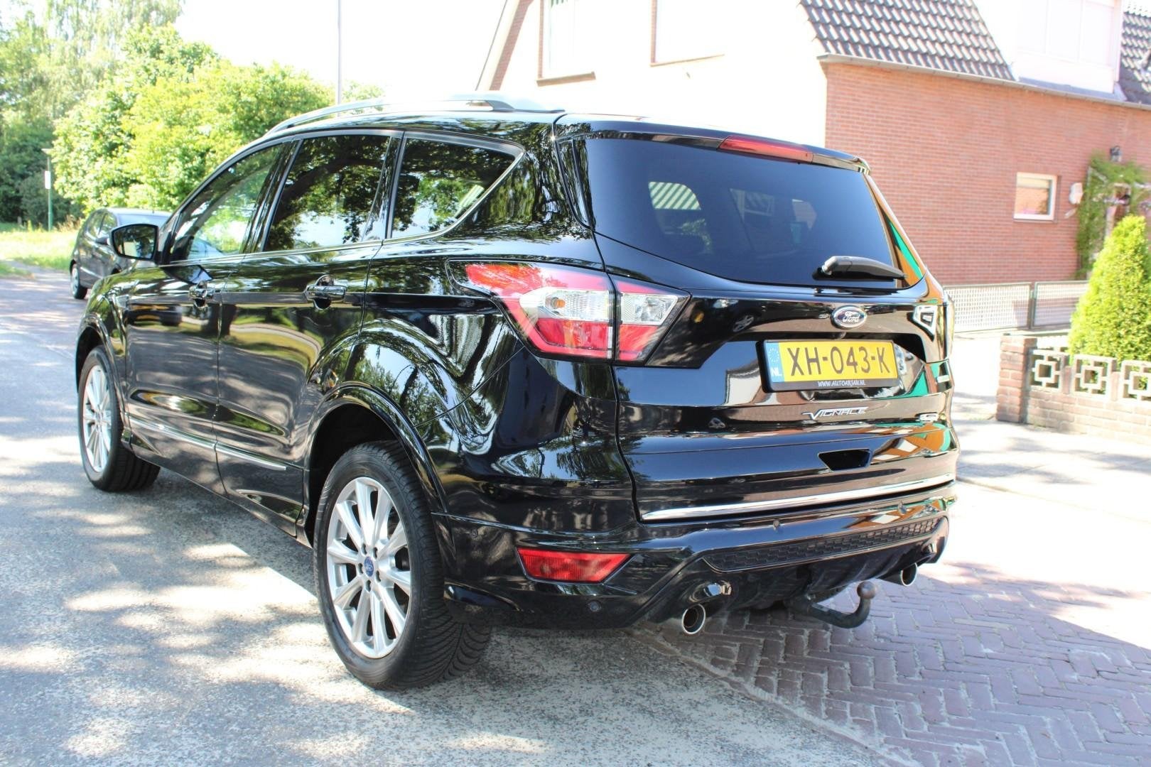 Ford Kuga 1.5 EcoBoost Vignale Trekhaak, zeer vol opties!, Auto's, Voorwielaandrijving, Euro 6, 4 cilinders, Zwart
