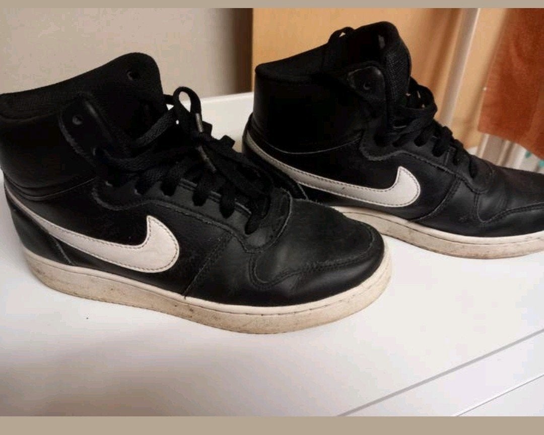 Nike schoenen maat 38,5 zgan, Schoenen, Ophalen of Verzenden, Zo goed als nieuw, Nike