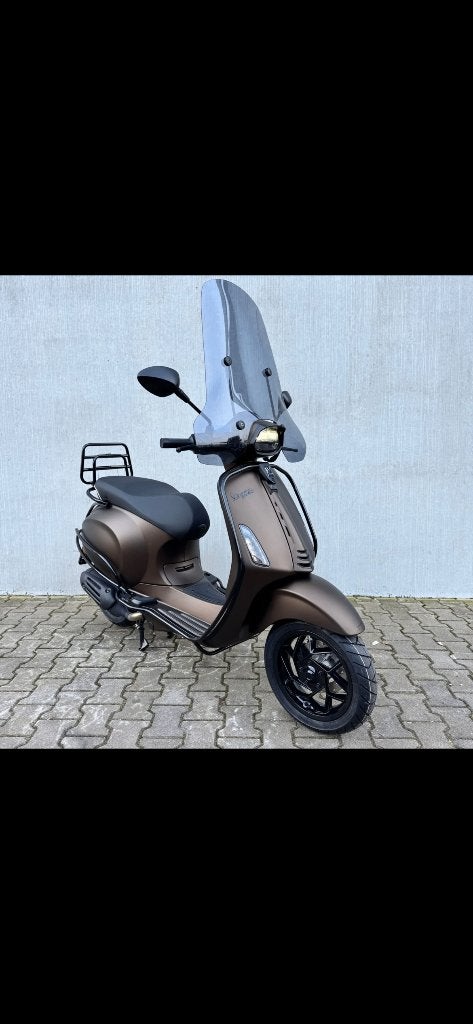 Vespa Sprint 2026 Marrakeh Brown, Fietsen en Brommers, Ophalen, Overige modellen, Maximaal 45 km/u, Nieuw
