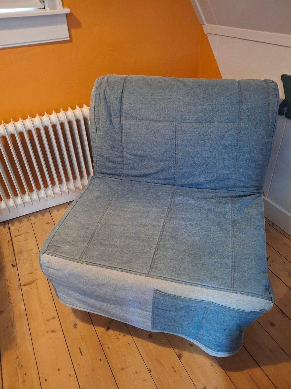 Ikea lyckselle slaapstoel met jeanshoes., Huis en Inrichting, Stoelen, Ophalen, Gebruikt, Blauw, Modern, Casual