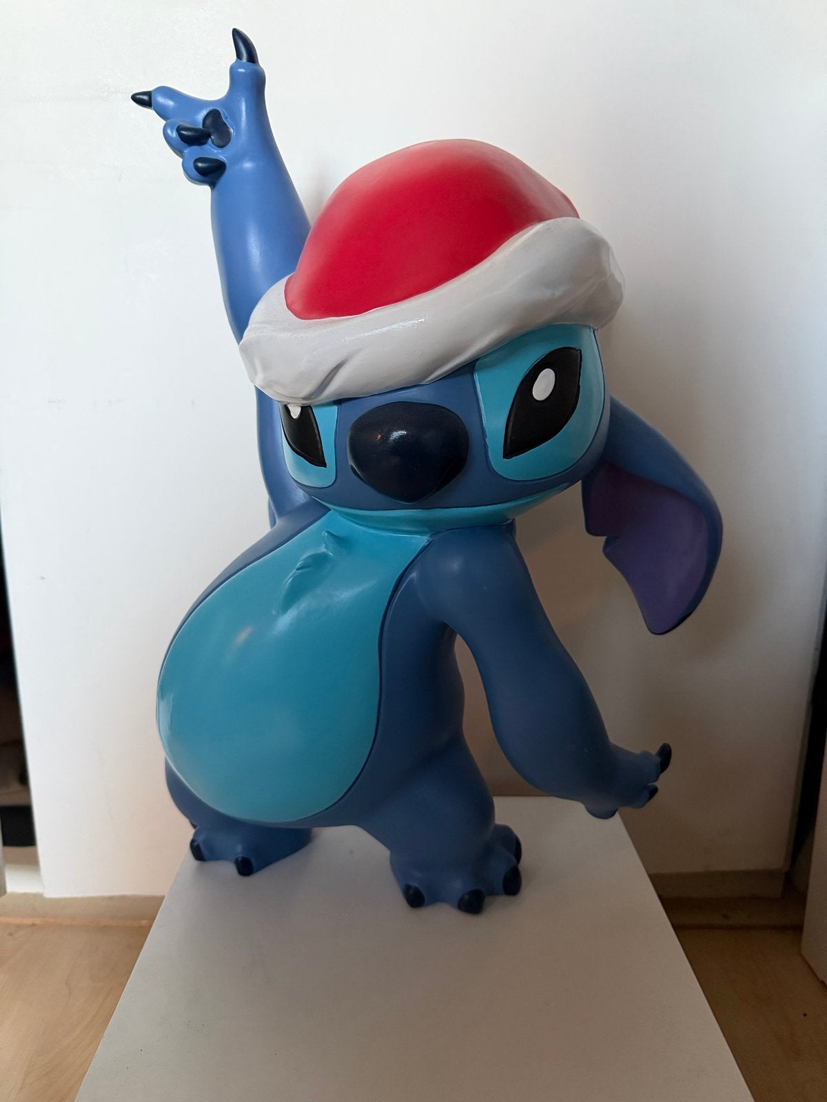 Disney Kerst Beelden: Mickey Mouse en Stitch, Ophalen, Mickey Mouse, Zo goed als nieuw, Beeldje of Figuurtje