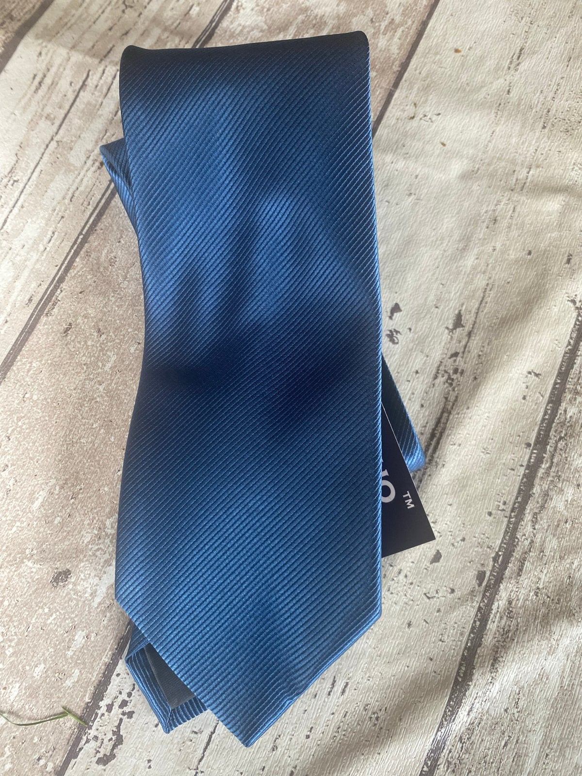 Nieuwe stropdassen: effen blauw en gestreept met logo, Ophalen of Verzenden, Nieuw, Blauw, Effen