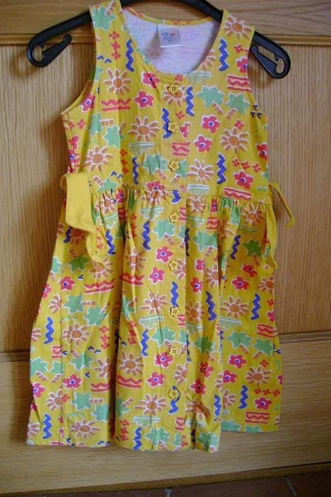 Vrolijk zomerjurkje maat 98 t-shirtstof, geel met kleurtjes, Ophalen of Verzenden, Gebruikt, Meisje, Jurk of Rok