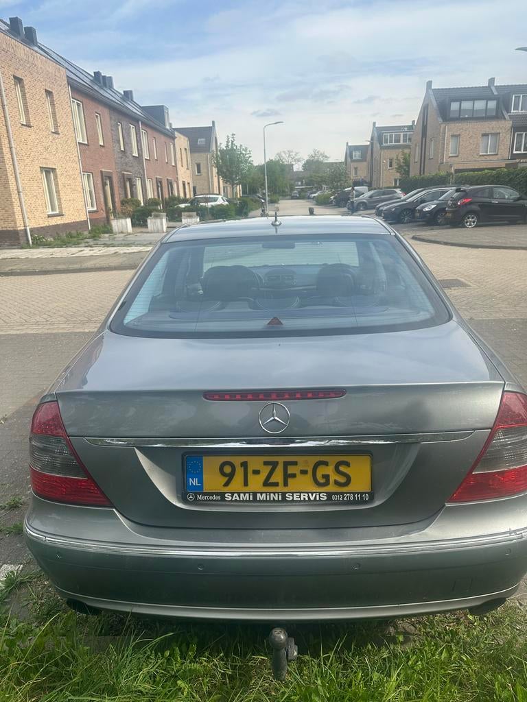 Mercedes-Benz E-Klasse 3.0 CDI E280 Sedan AUT 2008 Grijs, Auto's, Achterwielaandrijving, Zwart, 190 pk, 2987 cc