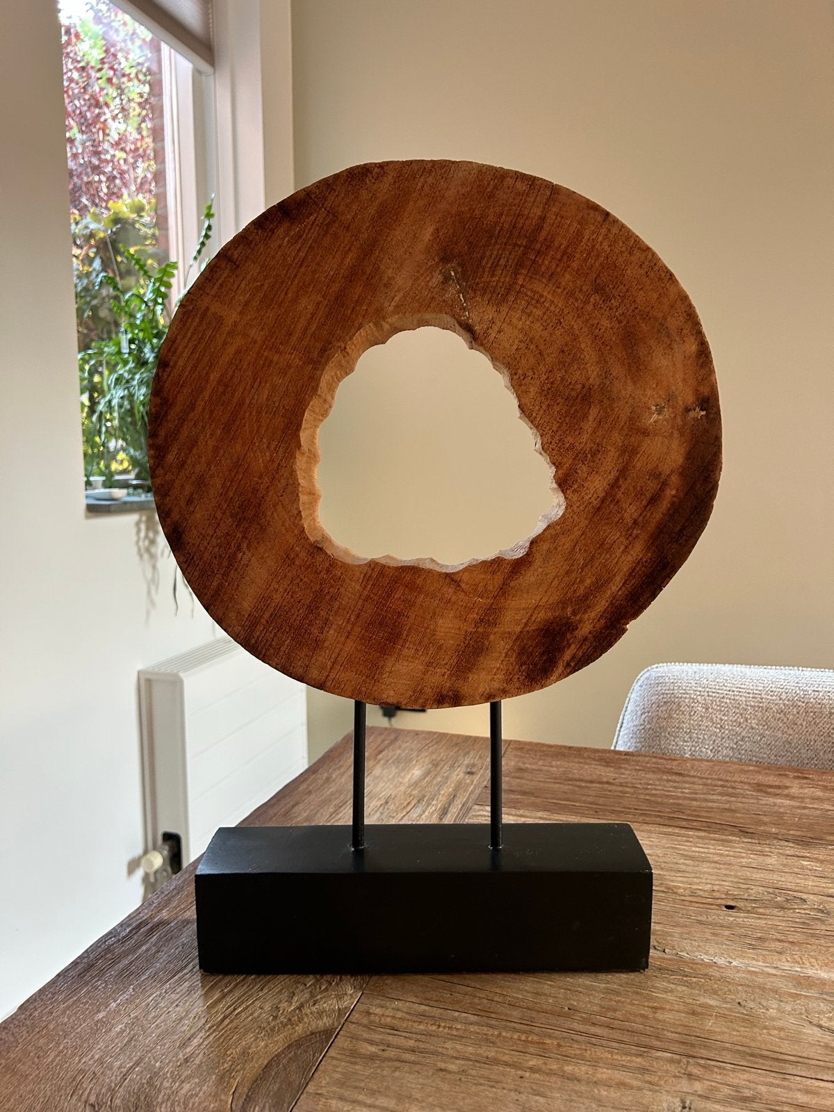Decoratieve houten ring op standaard, Hout, Ophalen of Verzenden, Zo goed als nieuw, Modern