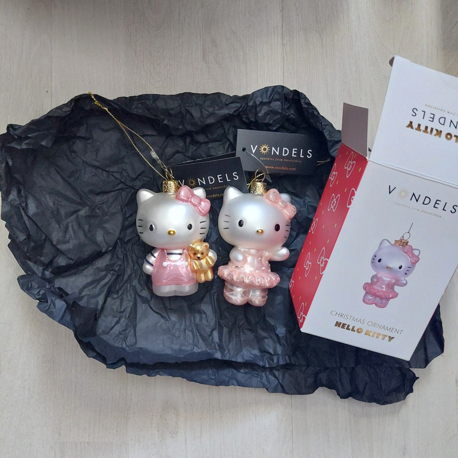 Vondels Amsterdam- twee Hello Kitty kerst ornamenten (glas), Ophalen of Verzenden, Zo goed als nieuw
