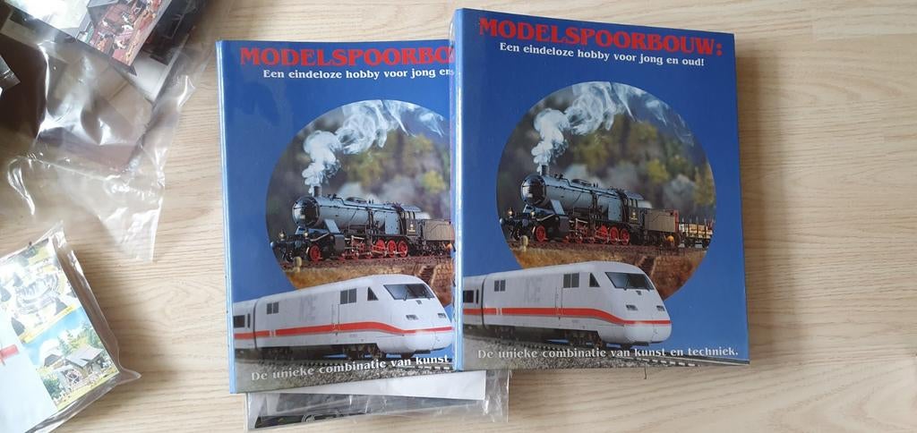 Modelbaan tijdschriften, bouwpakketten en posters, Ophalen of Verzenden, Zo goed als nieuw, Boek, Tijdschrift of Catalogus