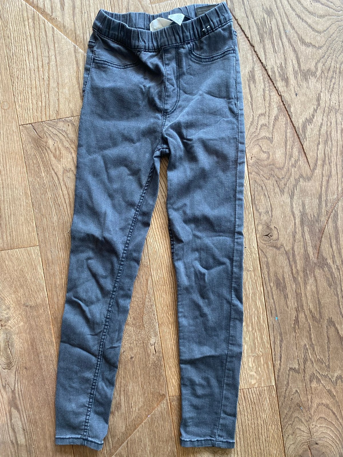 H&M grijze jegging maat 128, Ophalen of Verzenden, Zo goed als nieuw, Jongen of Meisje