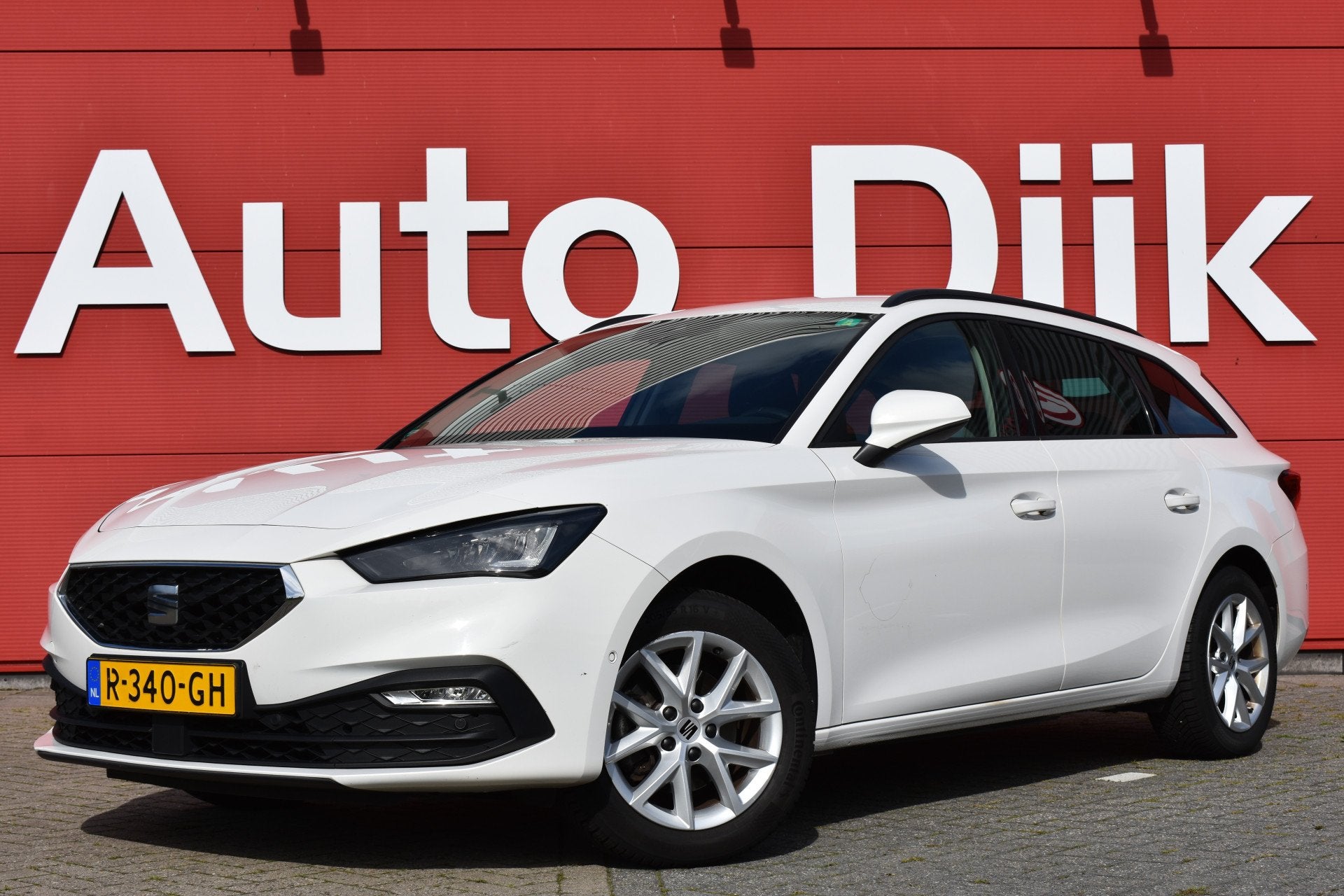 SEAT Leon Sportstourer 1.0 TSI Style Business Intense Full-L, Auto's, Dealer onderhouden, Stof, Gebruikt, Euro 6