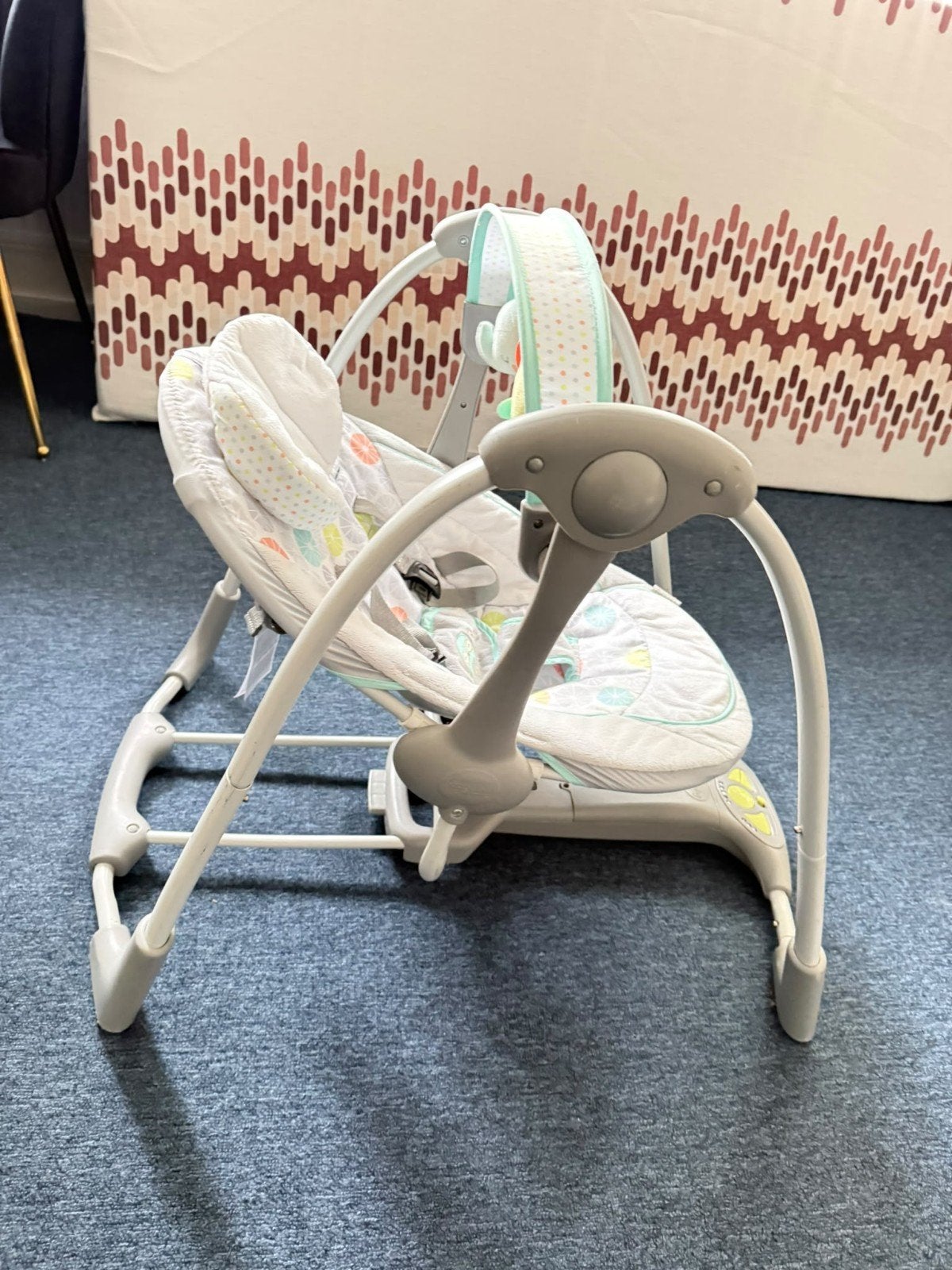 Comfortabele Wipstoel met Speelboog, Kinderen en Baby's, Overige merken, Wipstoel, Zo goed als nieuw, Met gordel(s) of riempje(s)