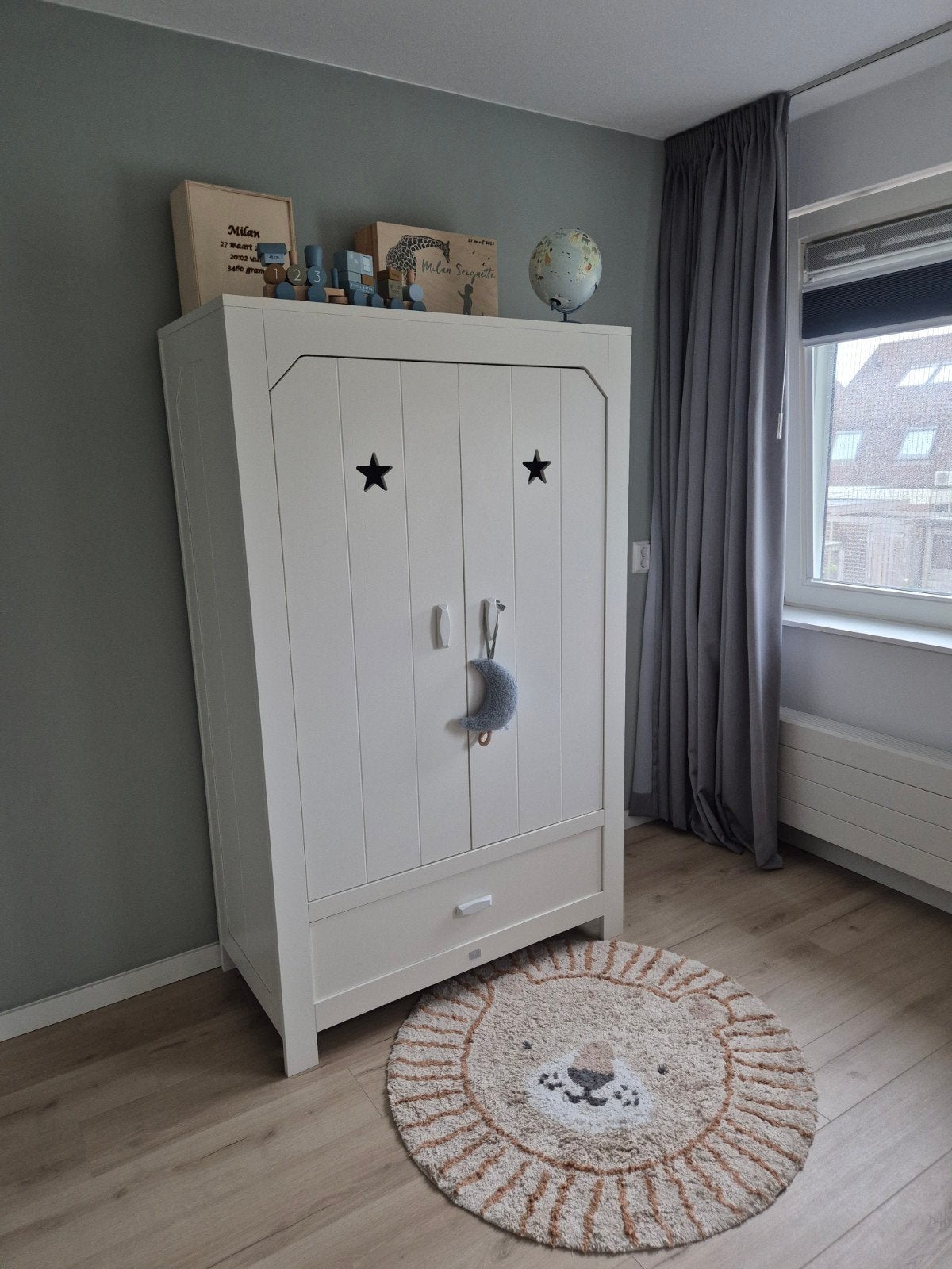 Interieurset Kinderkamer - Witte kinderkledingkast, Ophalen, Kinderkamer, Modern, Speels, Overige houtsoorten, Met lade(s)