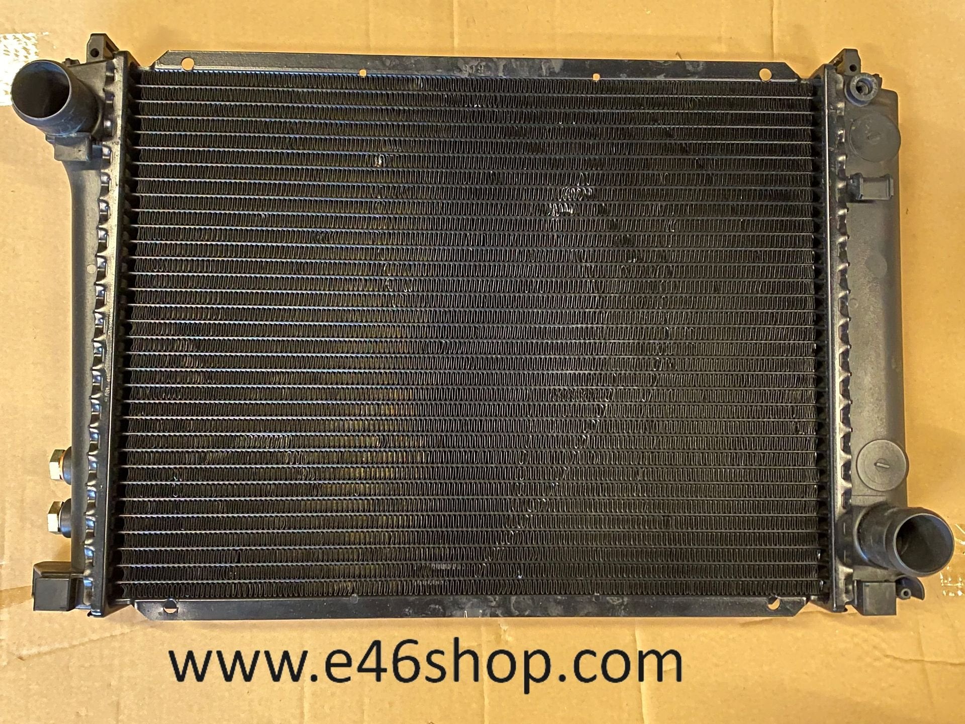 BMW 7 SERIE E32 RADIATEUR OE 17111712005 NIEUW BMW, -, -, Nieuw, Ophalen of Verzenden