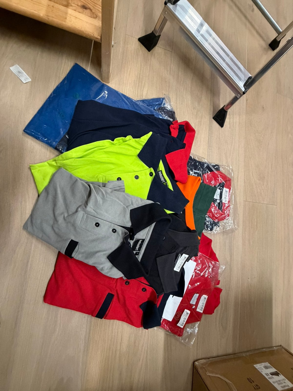 Partij werkkleding  truien - polo's - tshirts ruim 45 stuks, Ophalen of Verzenden, Nieuw