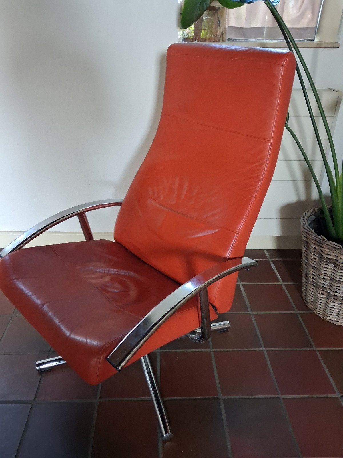 oranje lederen (lig) stoel, Huis en Inrichting, Stoelen, Ophalen, Overige kleuren, Eén