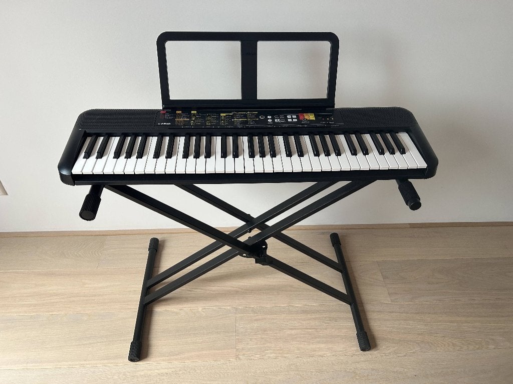 Yamaha PSR-F52 Keyboard met Standaard, Muziek en Instrumenten, Ophalen, 61 toetsen, Yamaha, Zo goed als nieuw