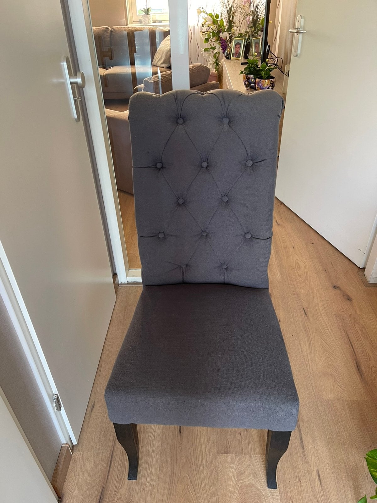 Stoelen met gecapituleerde rug en ring aan achterkant, Ophalen, Queen ann, Zo goed als nieuw, Vier