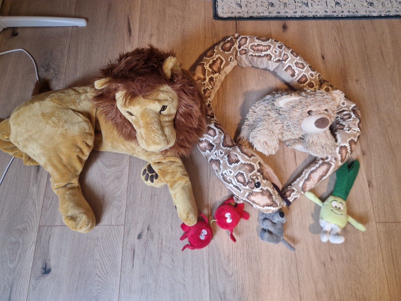 Grote knuffels: leeuw, slang, beer en meer, Kinderen en Baby's, Ophalen, Gebruikt, Overige typen, Middelgroot (20 tot 80 cm)