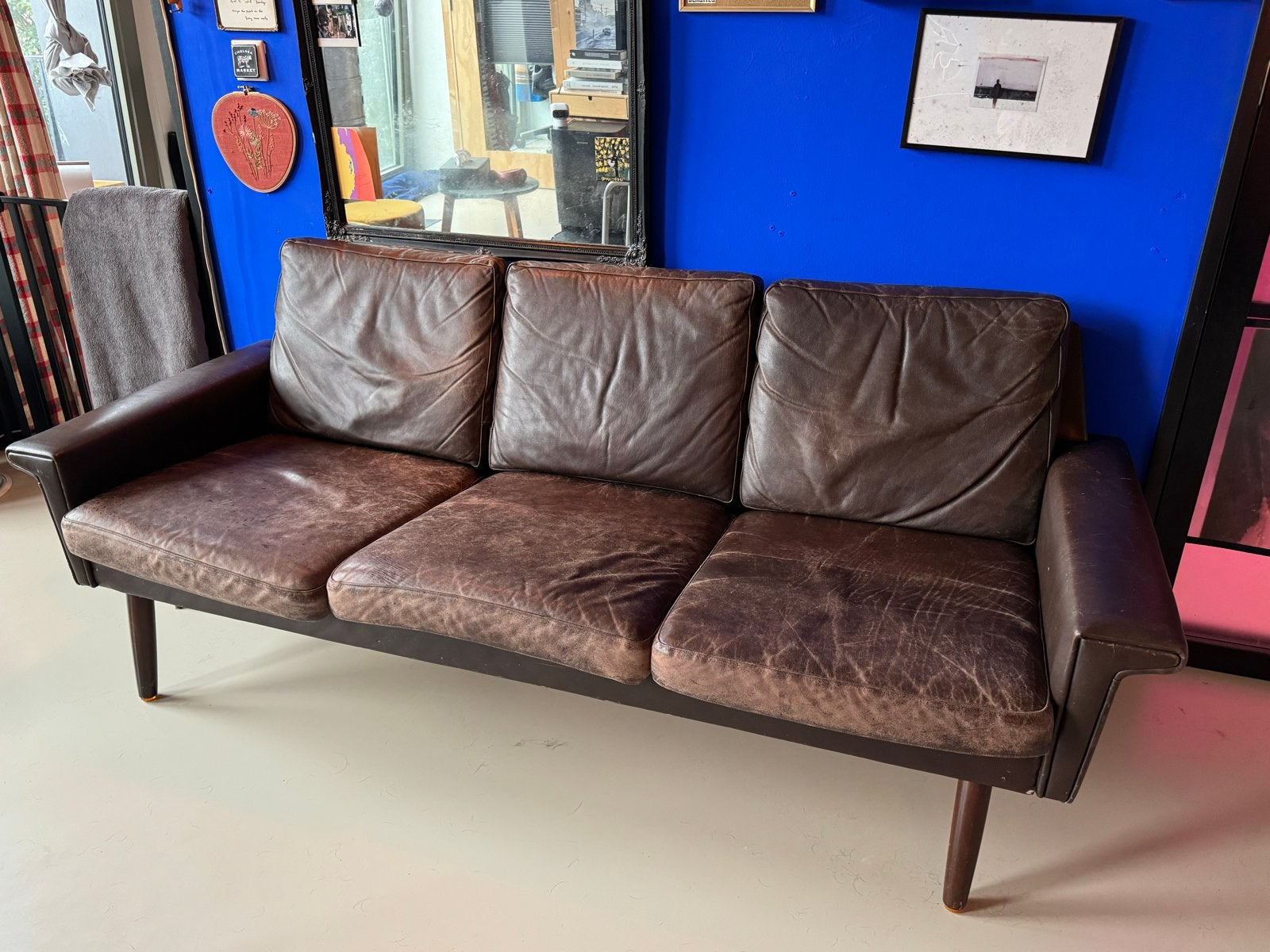 Scandinavische Design Leren Bank - Bruin, Huis en Inrichting, Ophalen, Gebruikt, 150 tot 200 cm, Driepersoons