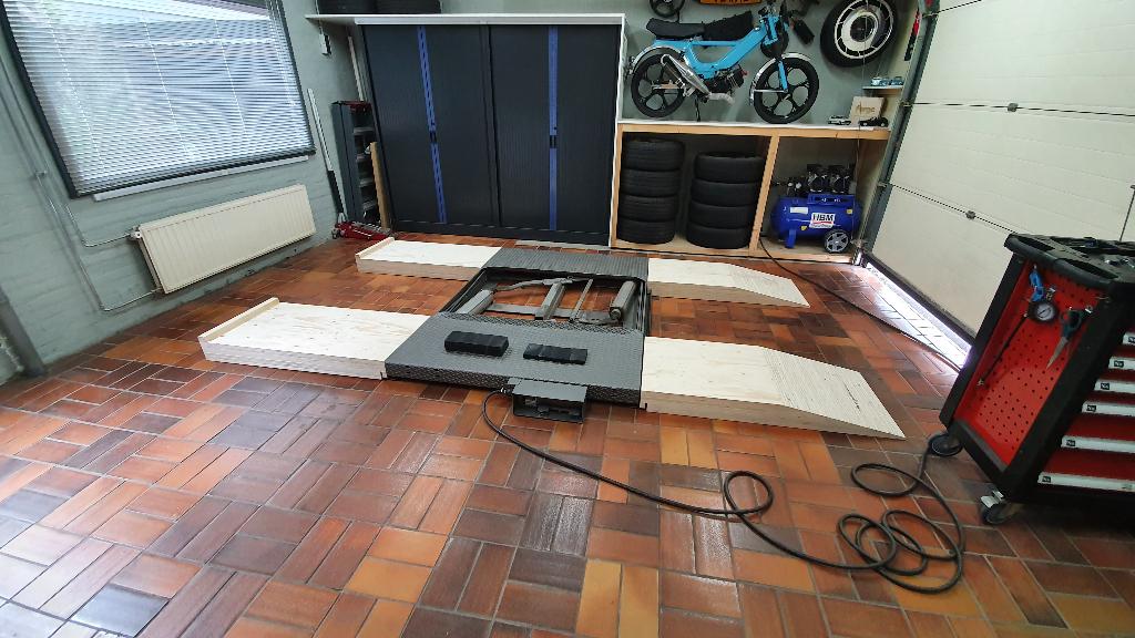 Poetsbrug op lucht, Auto diversen, Autogereedschap, Ophalen, Gebruikt
