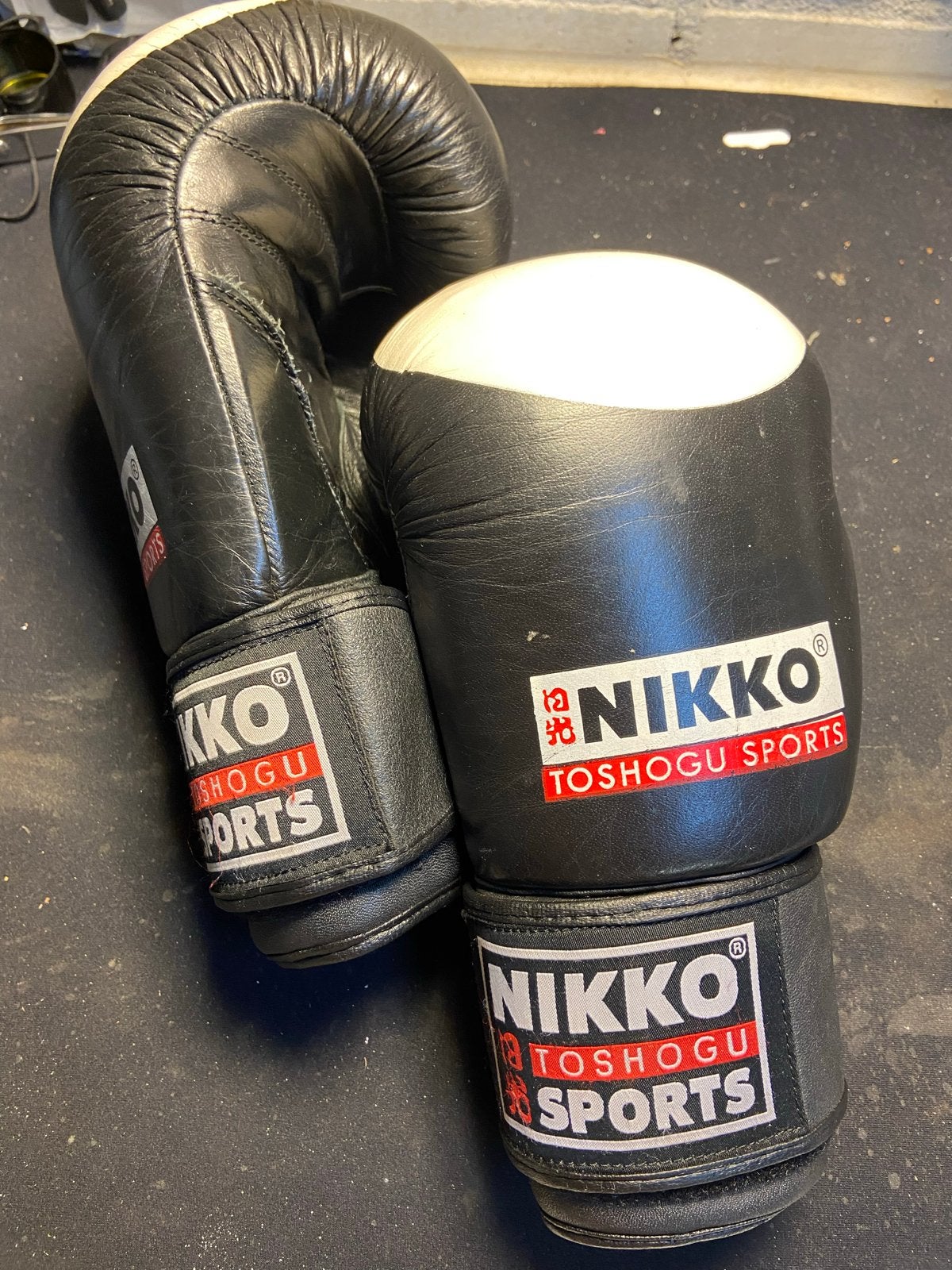 Nikko Toshogu Sports Bokshandschoenen 14 OZ - Zo goed als ni, Sport en Fitness, Ophalen of Verzenden, Zo goed als nieuw, Bokshandschoenen