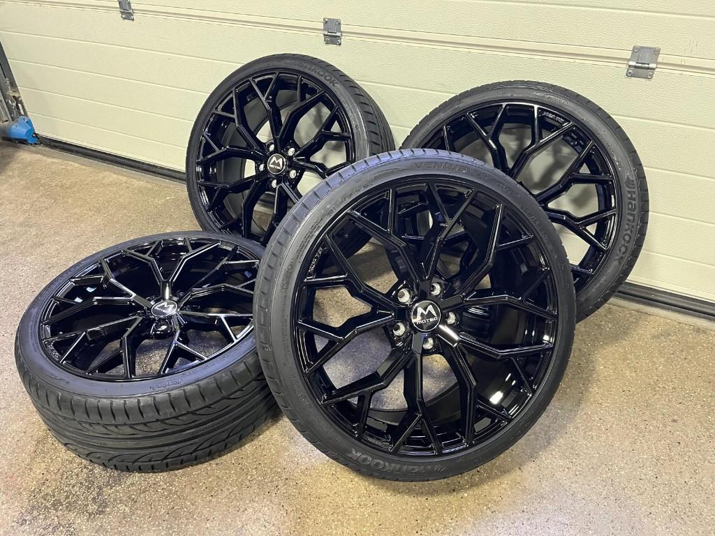 Motec Bull MCT 17 Black 19 inch + hankook banden steek 5/112, Auto-onderdelen, Banden en Velgen, Banden en Velgen, Nieuw, 235 mm