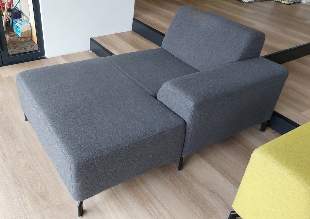 Loungebank / chaise longue Montel, serie Romero, Ophalen, Eenpersoons, Zo goed als nieuw, Metaal