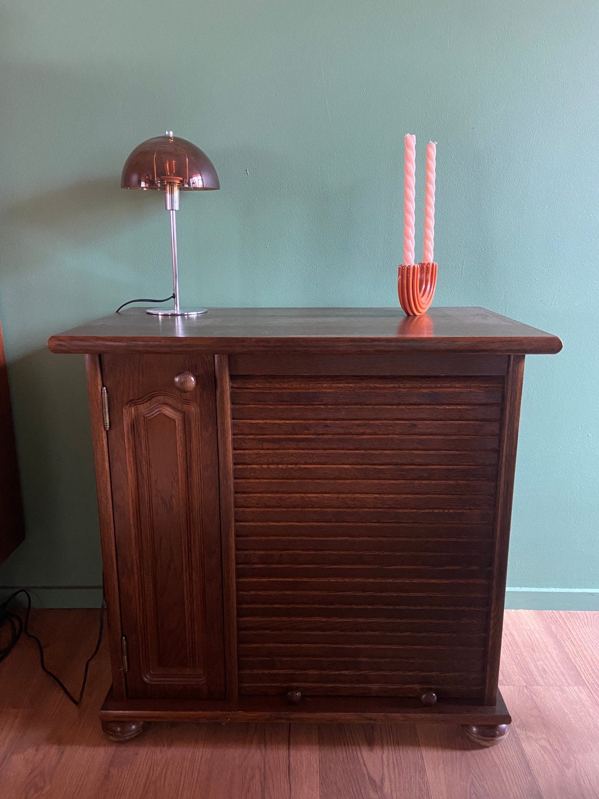 Vintage retro houten kastje met ribbels, deur en schuifdeur, Ophalen, Zo goed als nieuw