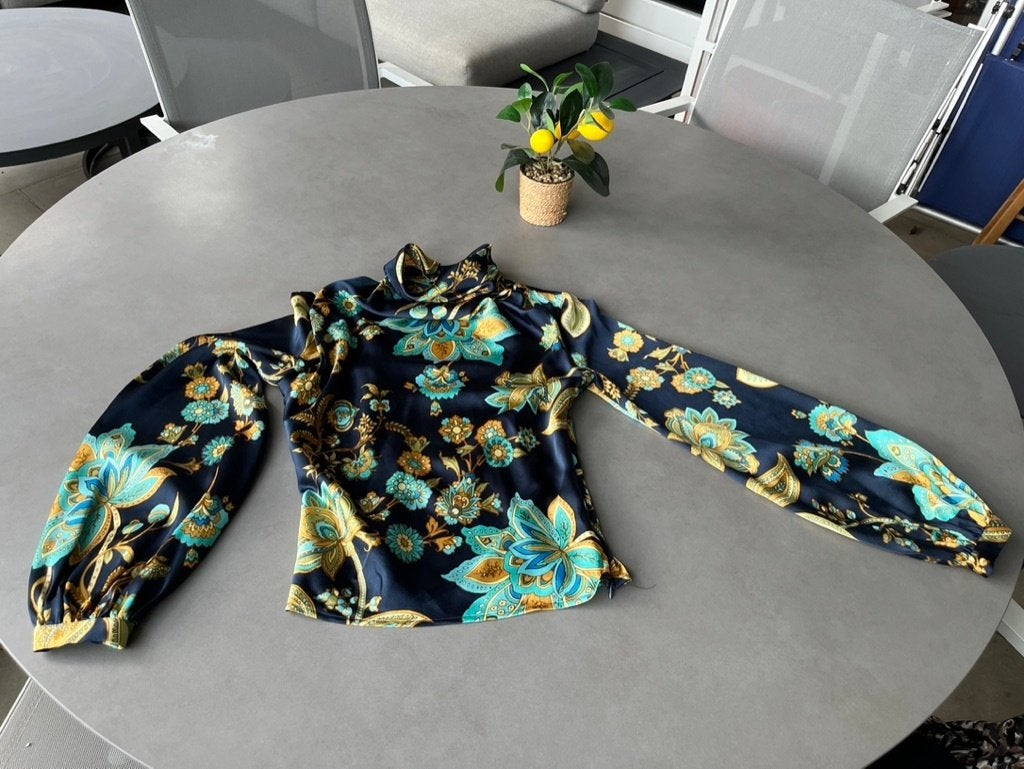 Blauw/gouden Guess blousje, maat S, Guess, Zo goed als nieuw, Maat 36 (S), Meerkleurig