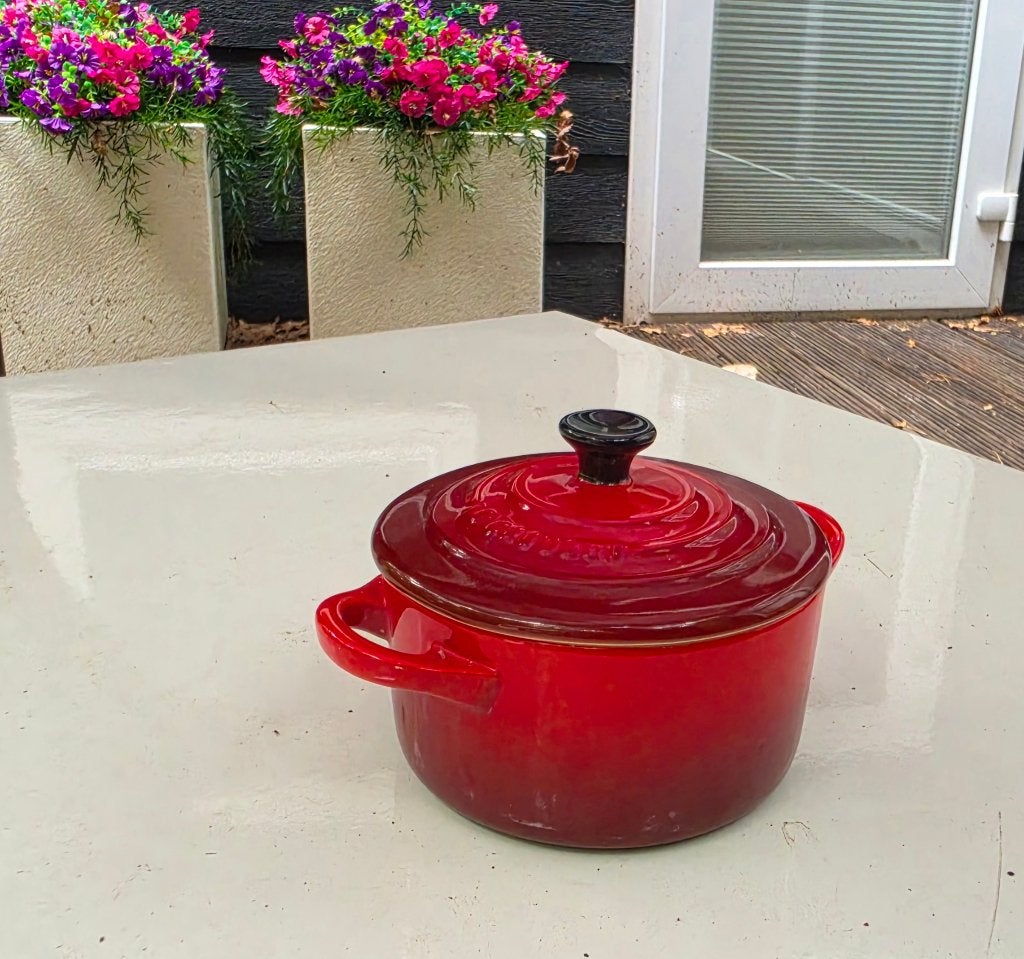 Le Creuset mini braadpan /cocotte rood 10 cm – gietijzer, Huis en Inrichting, Keuken | Potten en Pannen, Ophalen, Gebruikt, Le Creuset