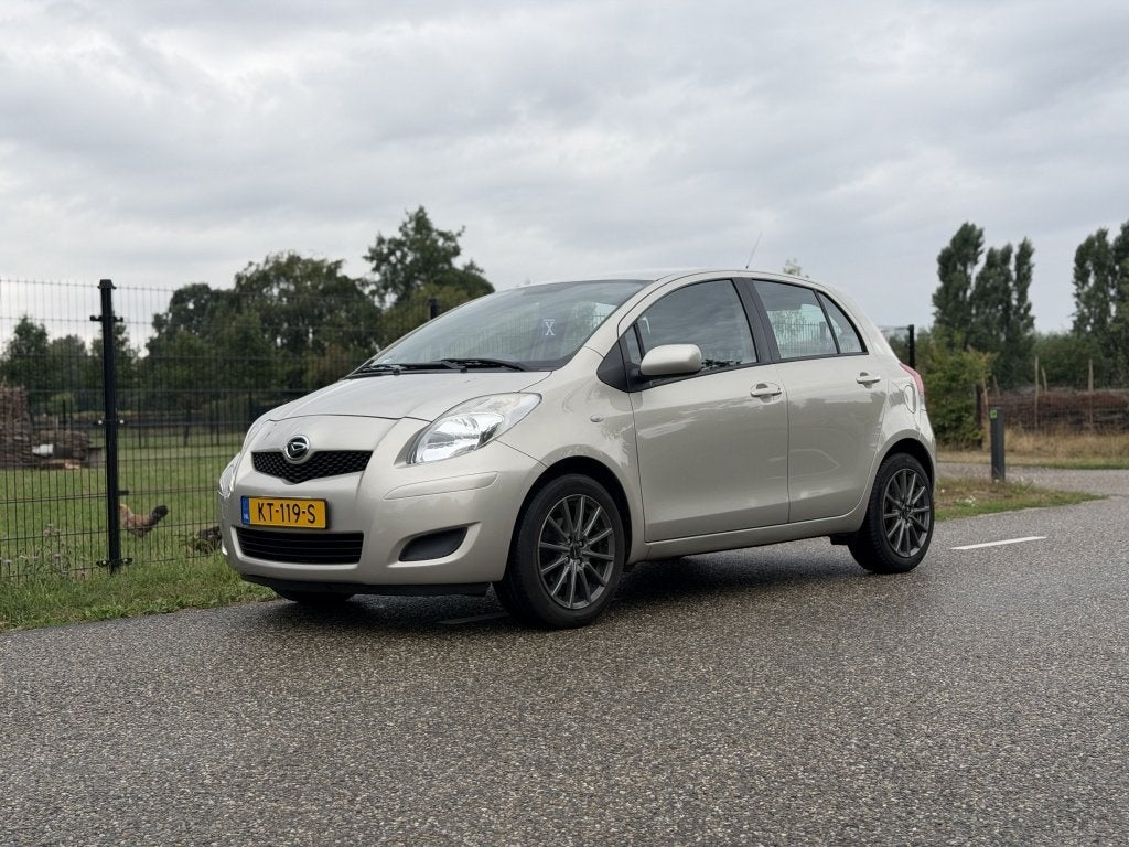 Toyota CHARADE 1.3 Club (Yaris) | AIRCO | ELEC RAMEN | TREKH, Voorwielaandrijving, 4 cilinders, 1329 cc, Bedrijf
