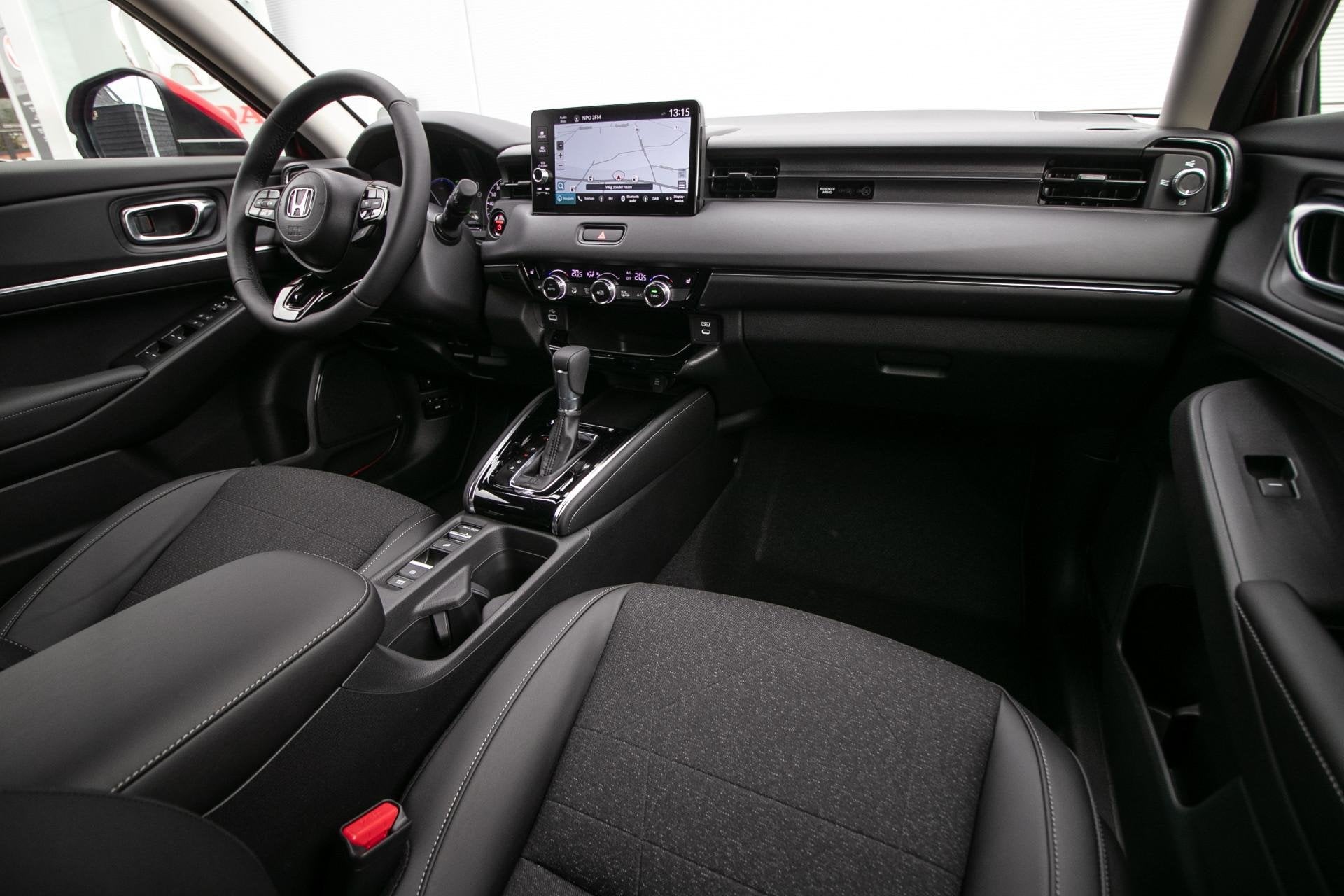Honda HR-V 1.5 e:HEV Advance - Cons.prijs rijklr | Honda Sen, Auto's, 1380 kg, Zwart, Leder en Stof, Bedrijf