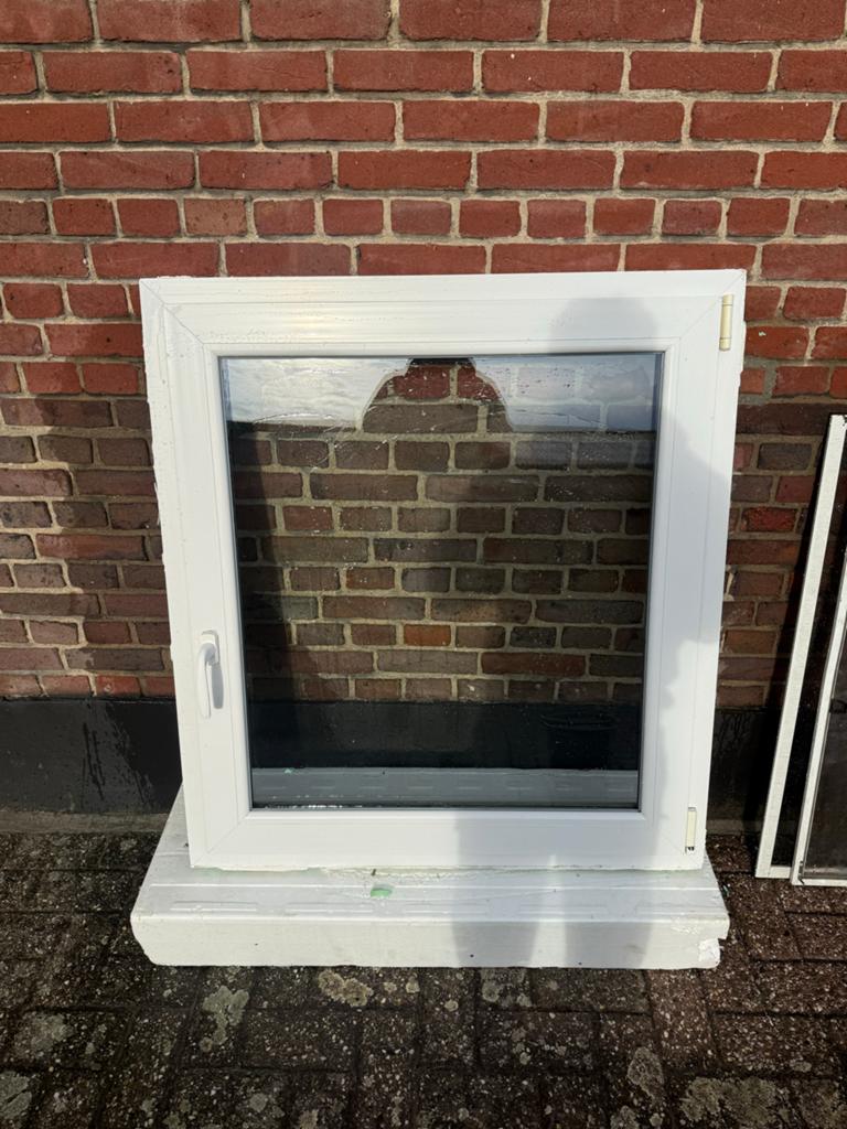 Gebruikt Gevelraam met Dubbelglas - Wit Kunststof, Doe-het-zelf en Verbouw, Glas en Ramen, Ophalen, Gevelraam of Ruit, Gebruikt