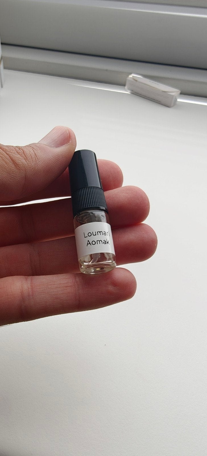 Loumari Aomak parfum sample, Ophalen of Verzenden, Zo goed als nieuw