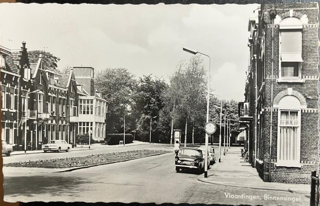 Ansichtkaart Vlaardingen Binnensingel met auto Dafje, Verzamelen, Ansichtkaarten | Nederland, Ophalen of Verzenden, 1960 tot 1980