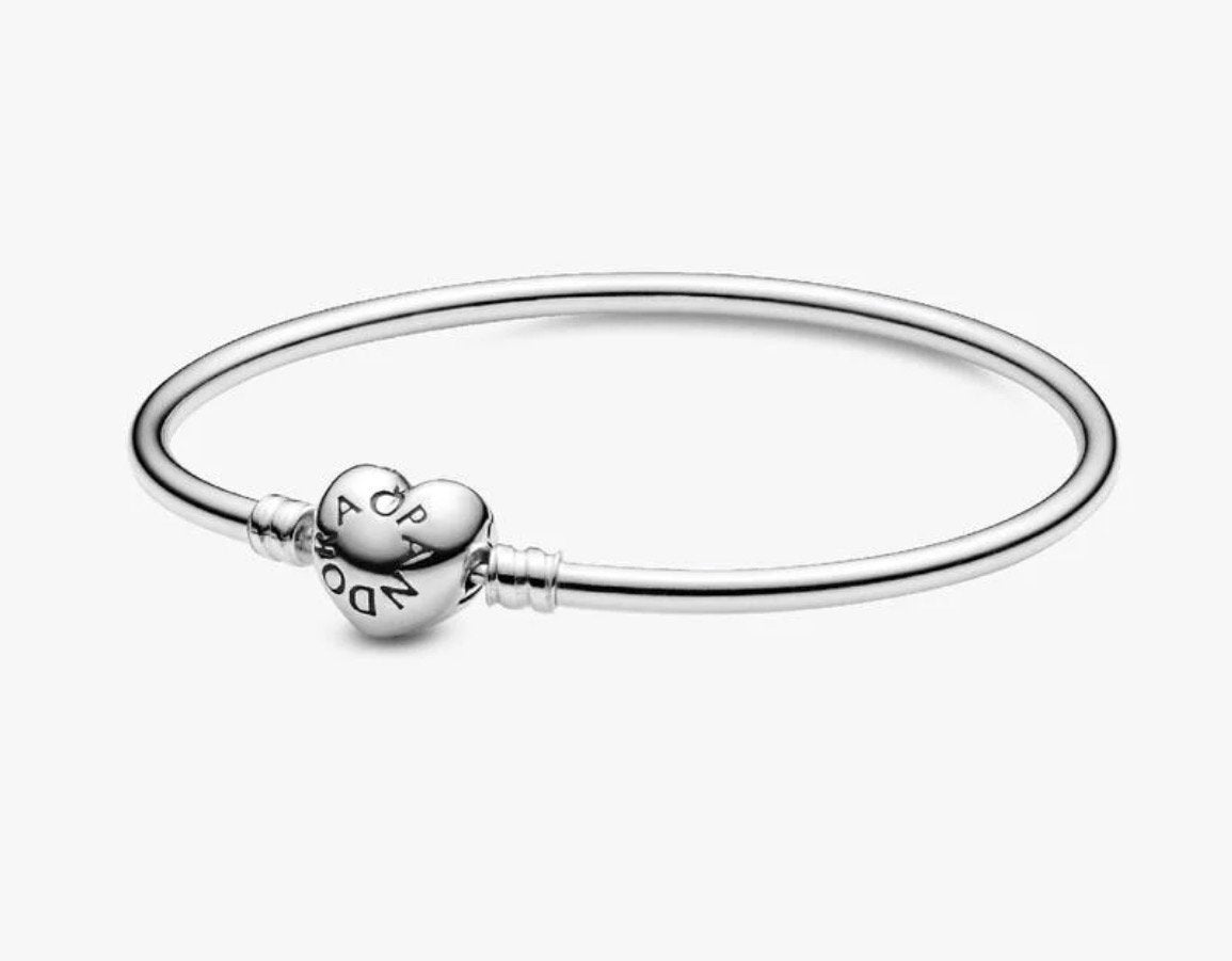 Pandora armband maar s met hart sluiting + hondenpoot bedel, Ophalen of Verzenden, Zo goed als nieuw, Zilver