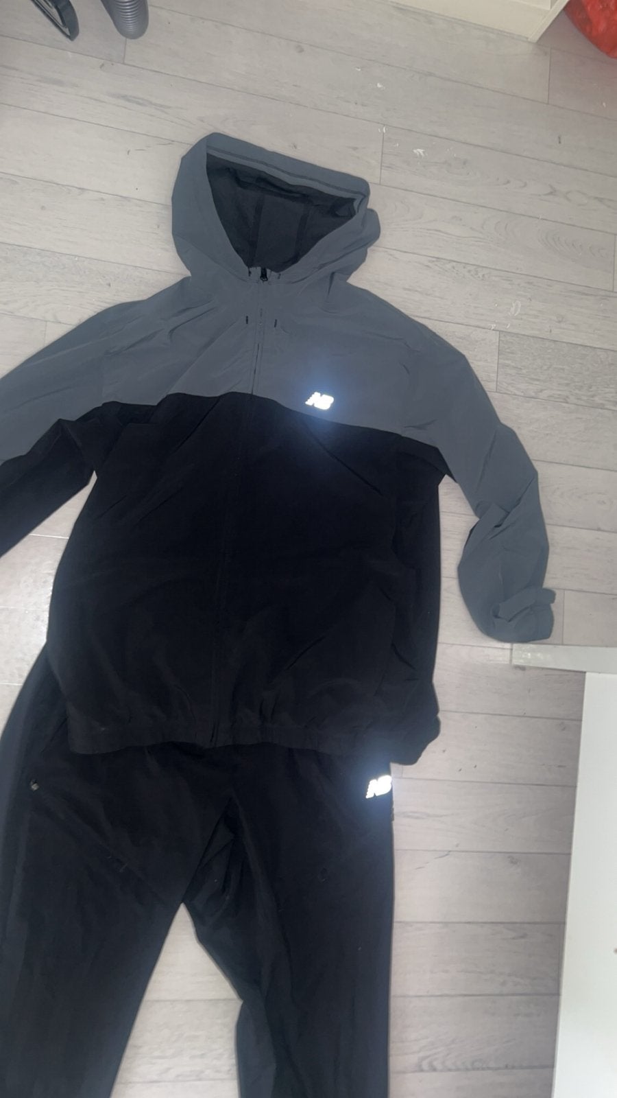 Trainingspak New Balance Windbreaker Set ‍️, Kleding | Heren, Ophalen of Verzenden, Zo goed als nieuw, Zwart, Algemeen